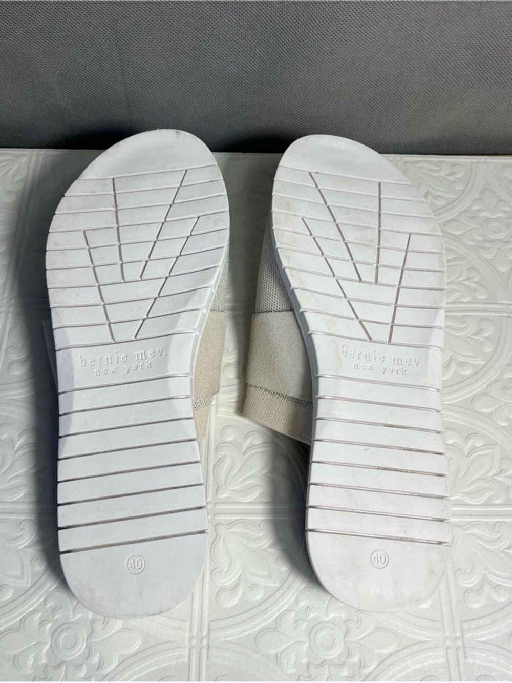 Bernie Mev Monaco Womens Sporty Slide Sandals Open Toe Casual Nude Silver 9 9.5 - Picture 9 of 10